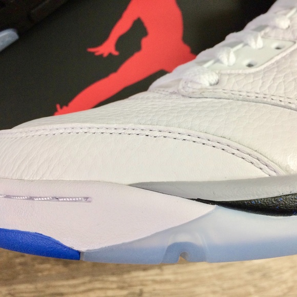 Jordan 5 Retro White Stealth (2021) M9, W10.5 - Picture 3 of 15